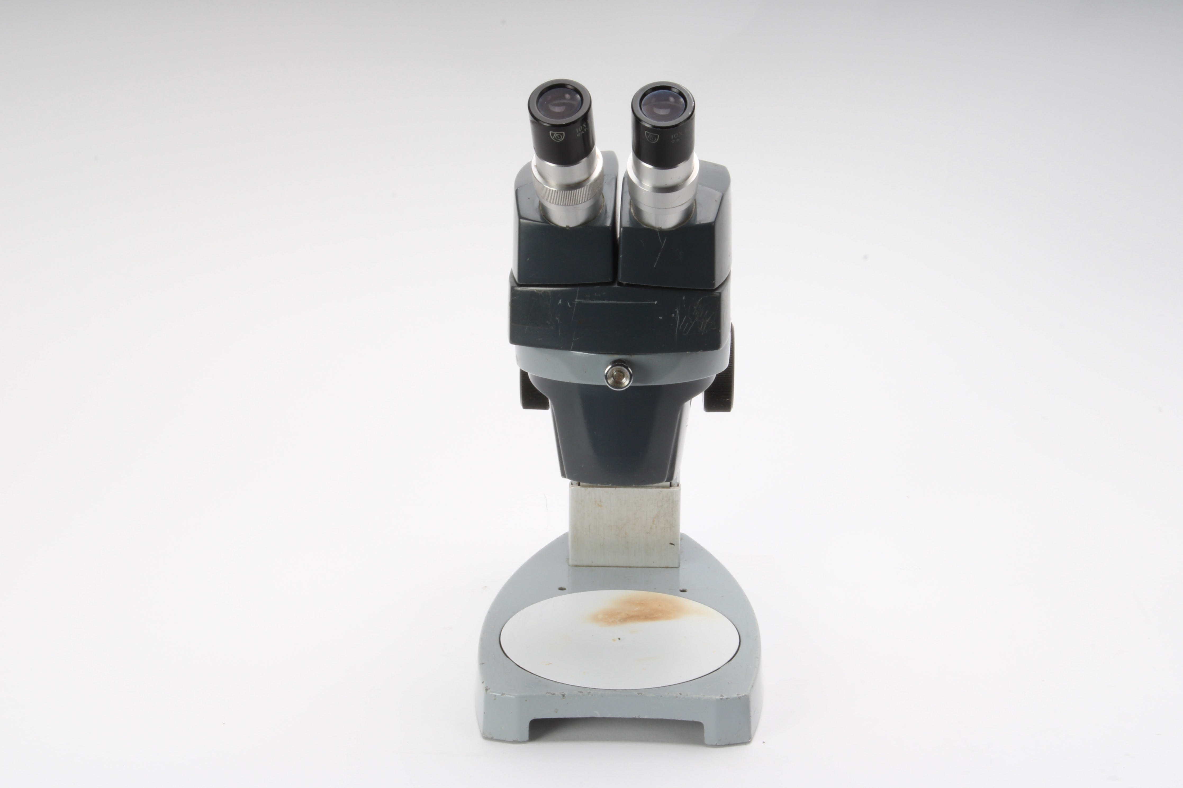 American Optical AO 571 1x Microscope W/ 2x: 10X W.F. Eyepieces Cat# 134 - Fair
