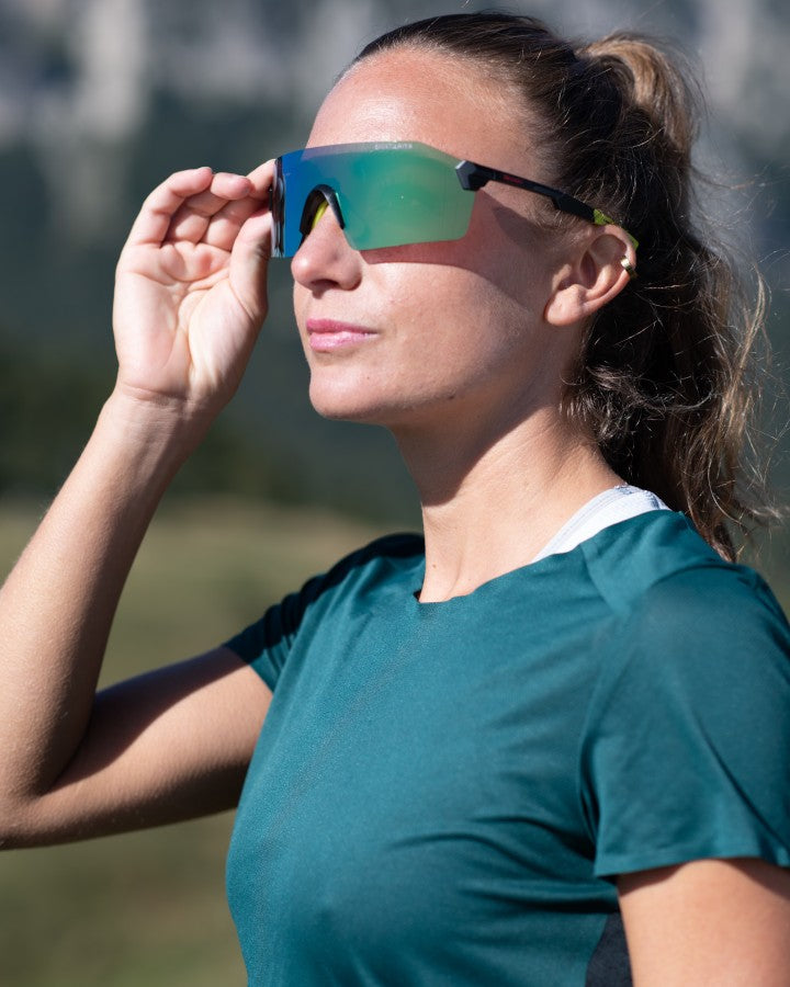 Occhiale da donna per running su strada e triathlon a mascherina lente specchiata modello superpiuma