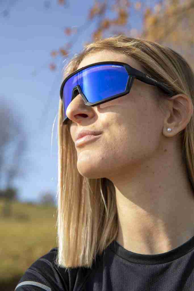 Consigli per proteggersi dal sole estivo usa lenti polarizzate