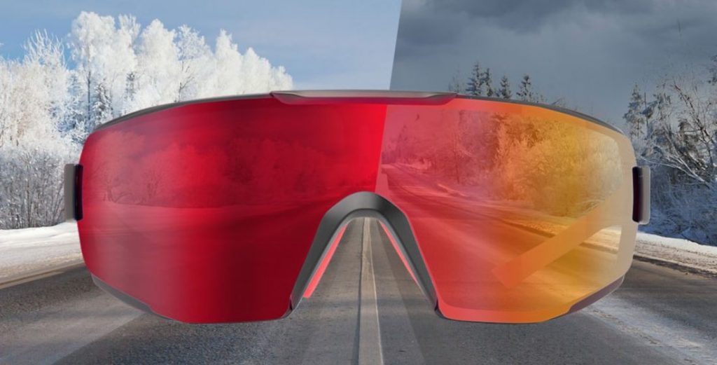 occhiale da ciclismo con lente fotocromatica specchiata rossa per ciclismo su strada e mountain bike modello PERFORMANCE
