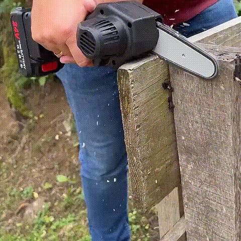 Mini električna testera na akciji u Mango shopu