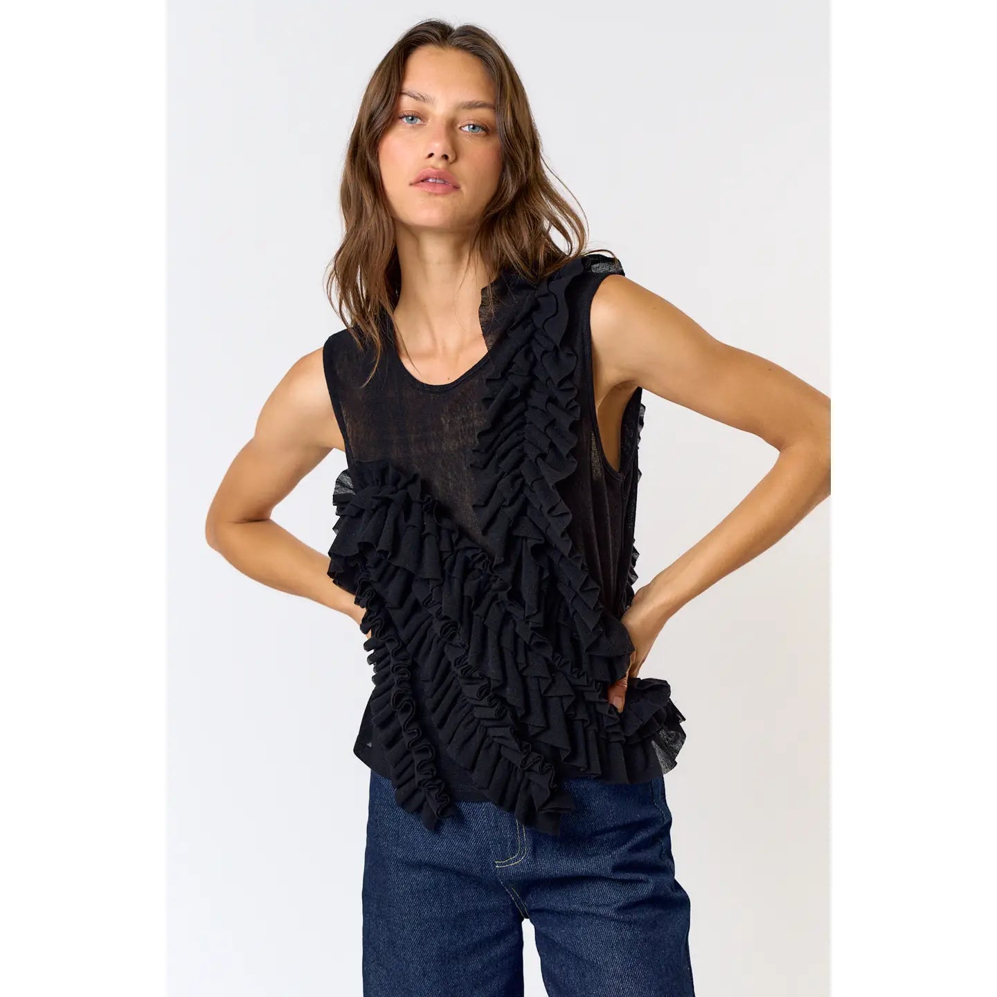 RUFFLED SLEEVELESS TOP