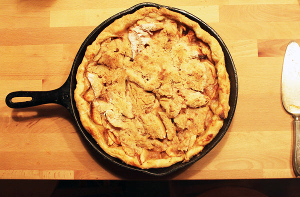 tarte à la poêle en fonte aux miettes de pommes