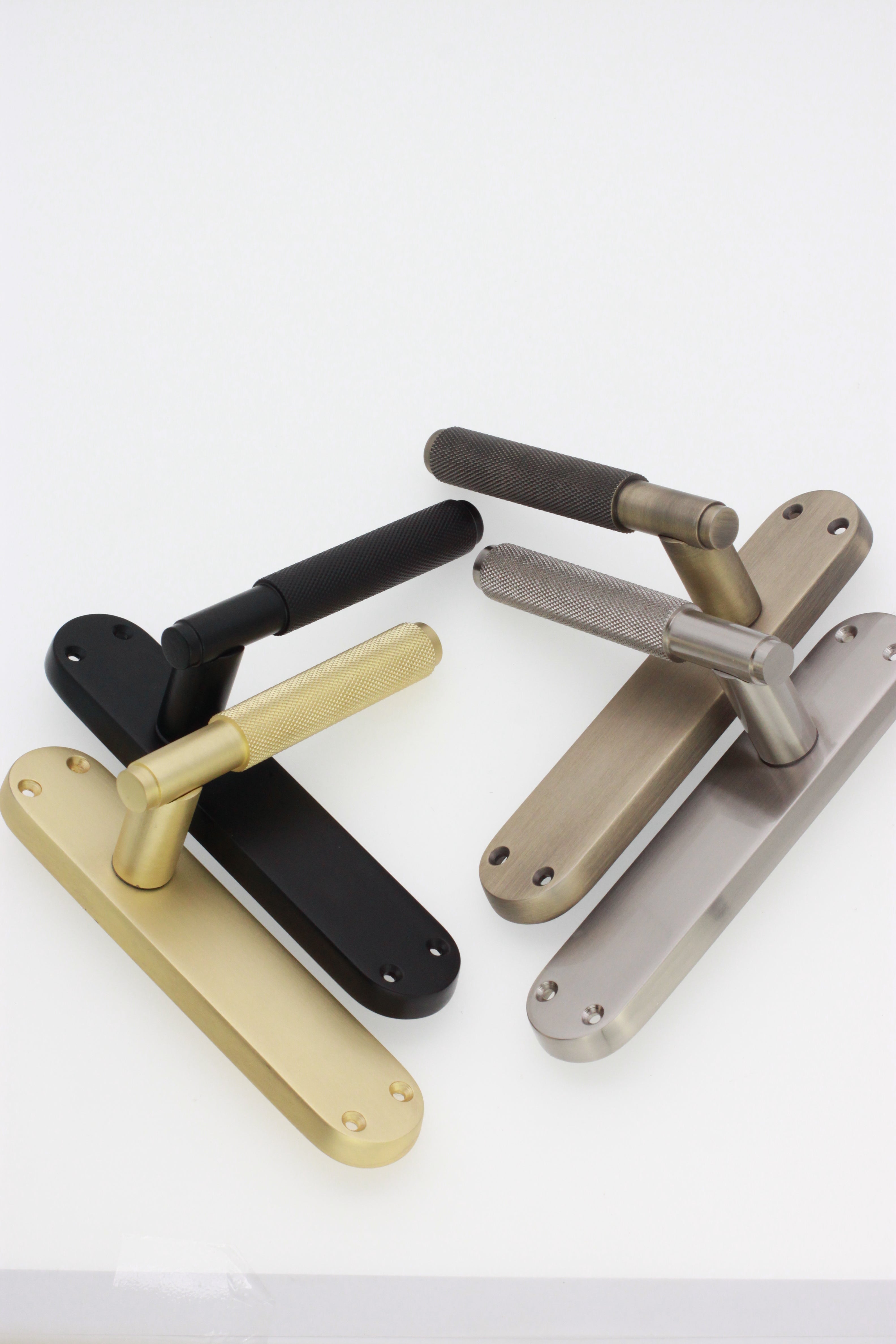 Knurled door handles - Home Decor 