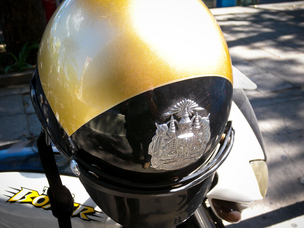 casque scooter police thailande