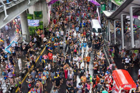 songkran bangkok bataille eau 