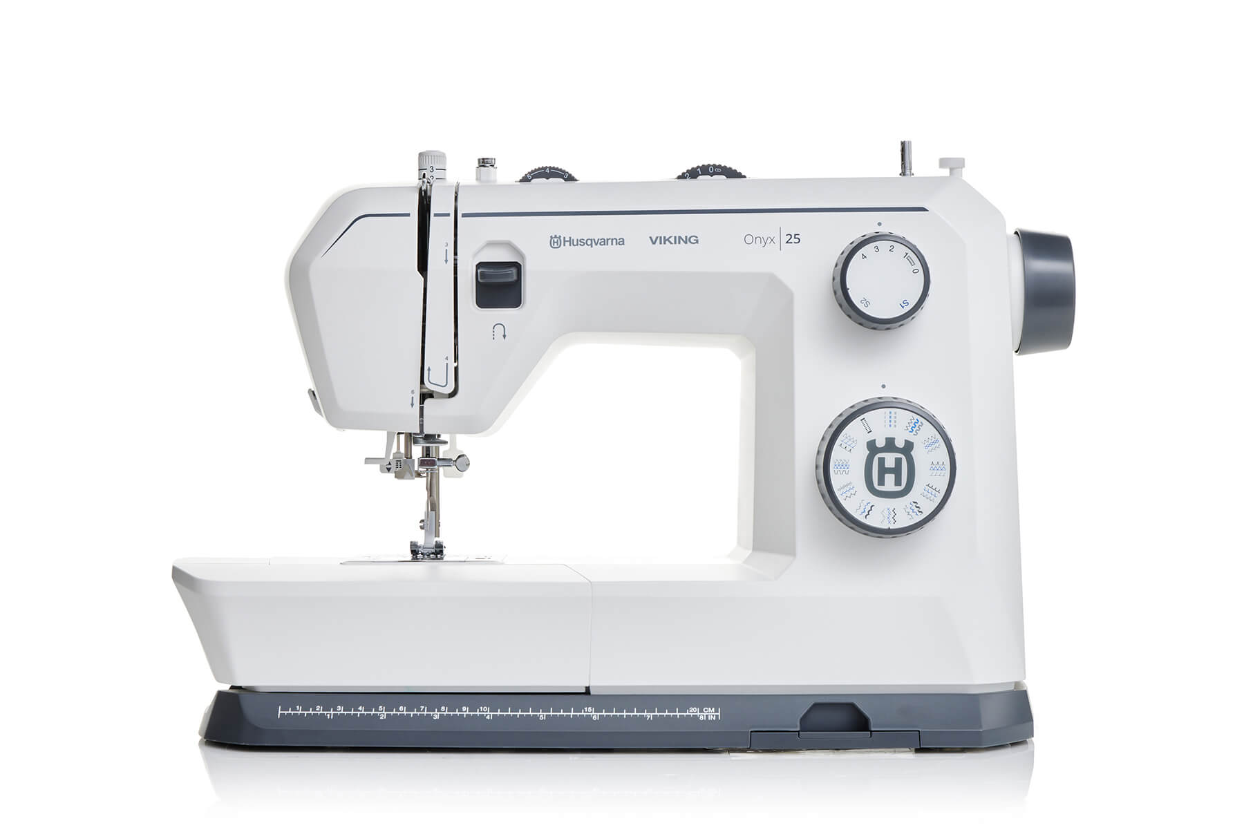White sewing machine : r/vintagesewing