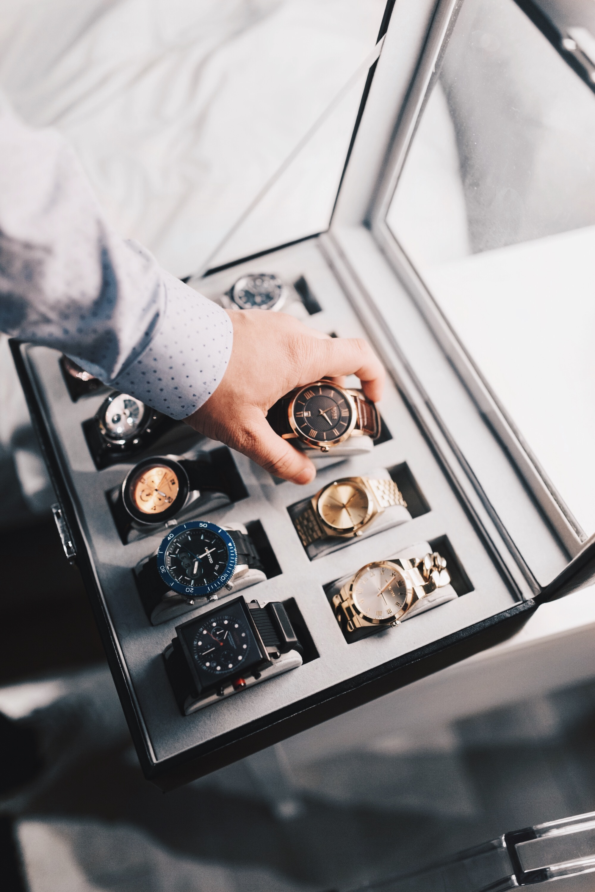 Luxury Watch Storage Box – CADEAU