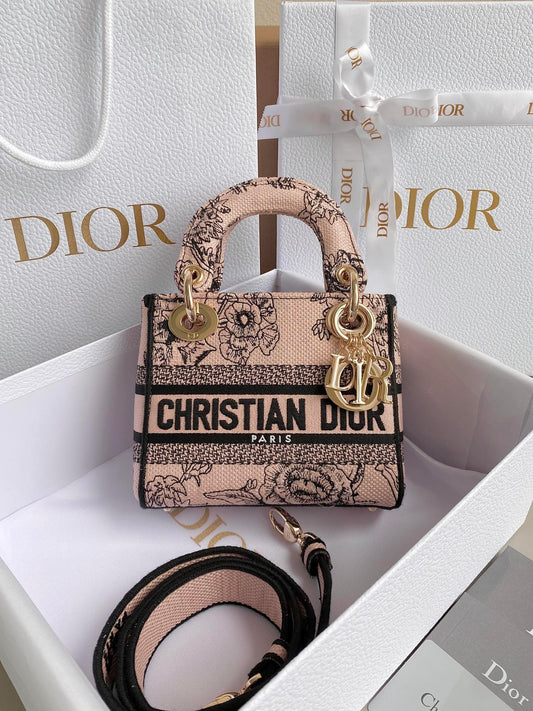 Dior - Medium Lady D-Lite Bag Powder Pink Dior Jardin Botanique Embroidery - Women