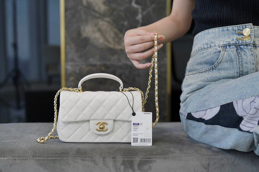 CHANEL Classic Mini Flap Bag White – Sartorial Avenue