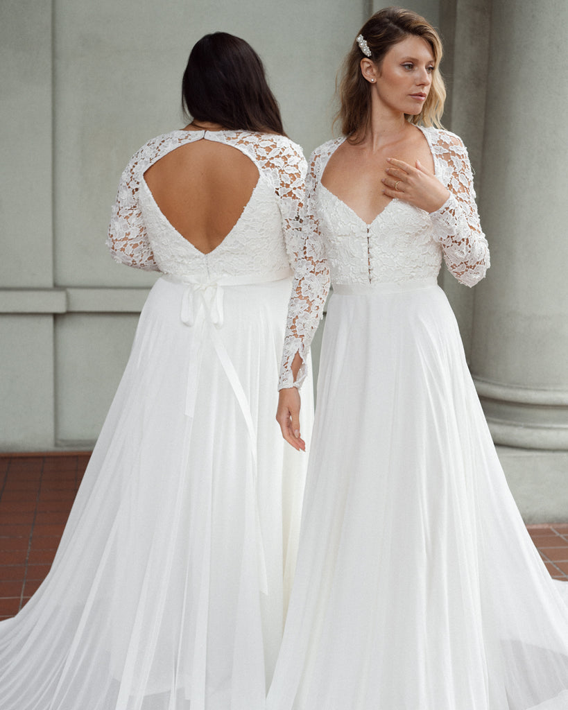 lace sleeve vintage wedding dress