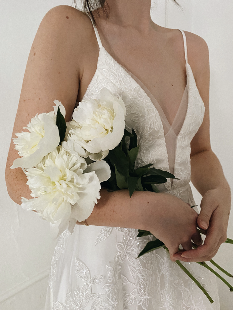 bride holding sustainable bouquet