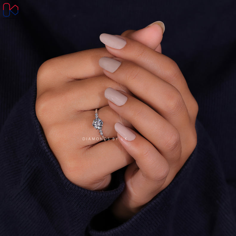 7 Stone Round Cut Diamond Ring