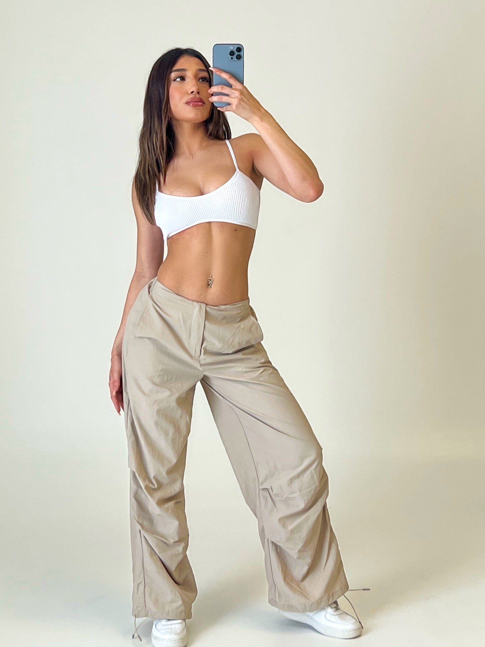 Isabel Low Rise Cargo Pants (Olive) - Laura's Boutique, Inc