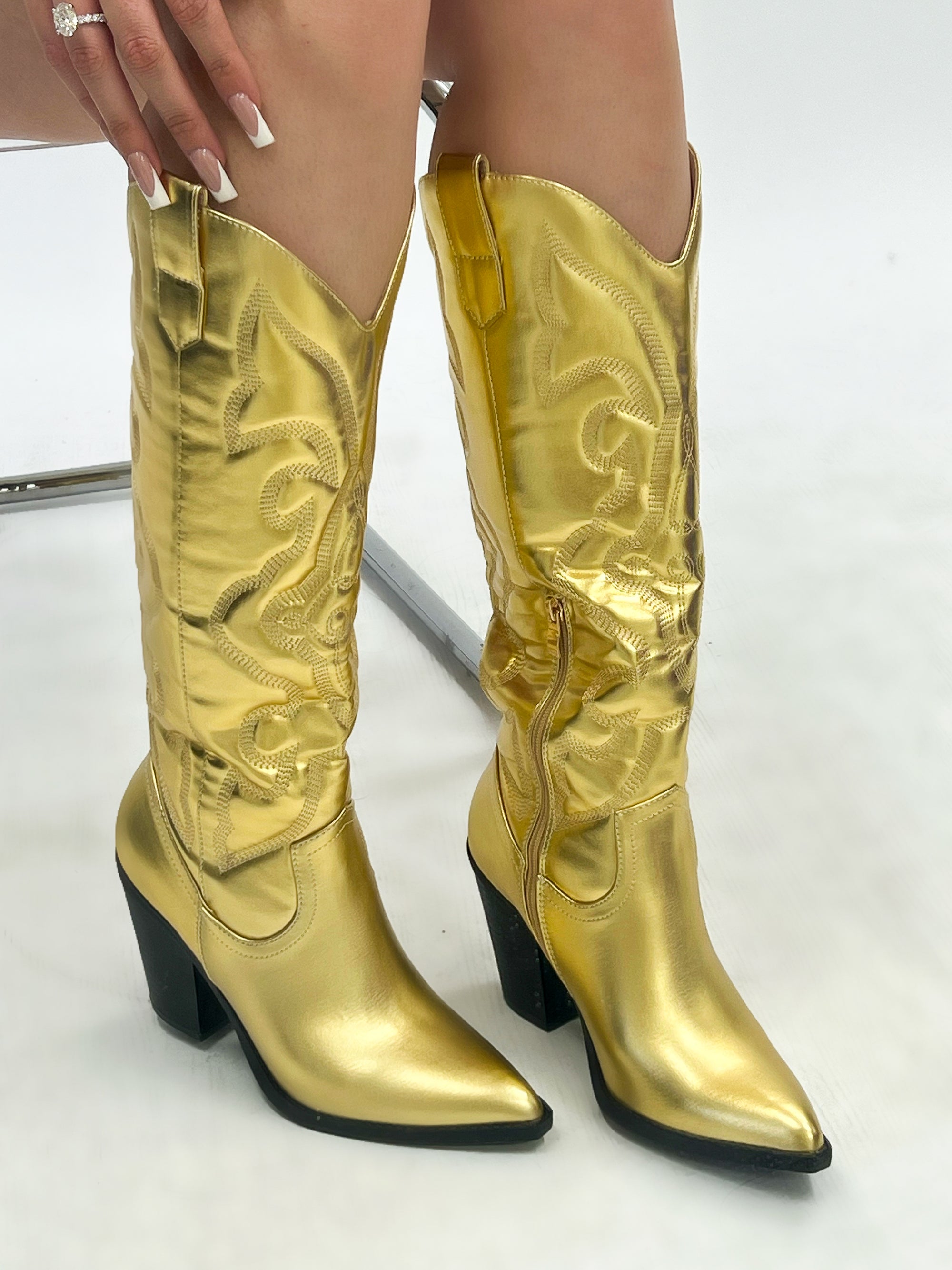 Alyssa Cowboy Boots (Silver) - Laura's Boutique, Inc