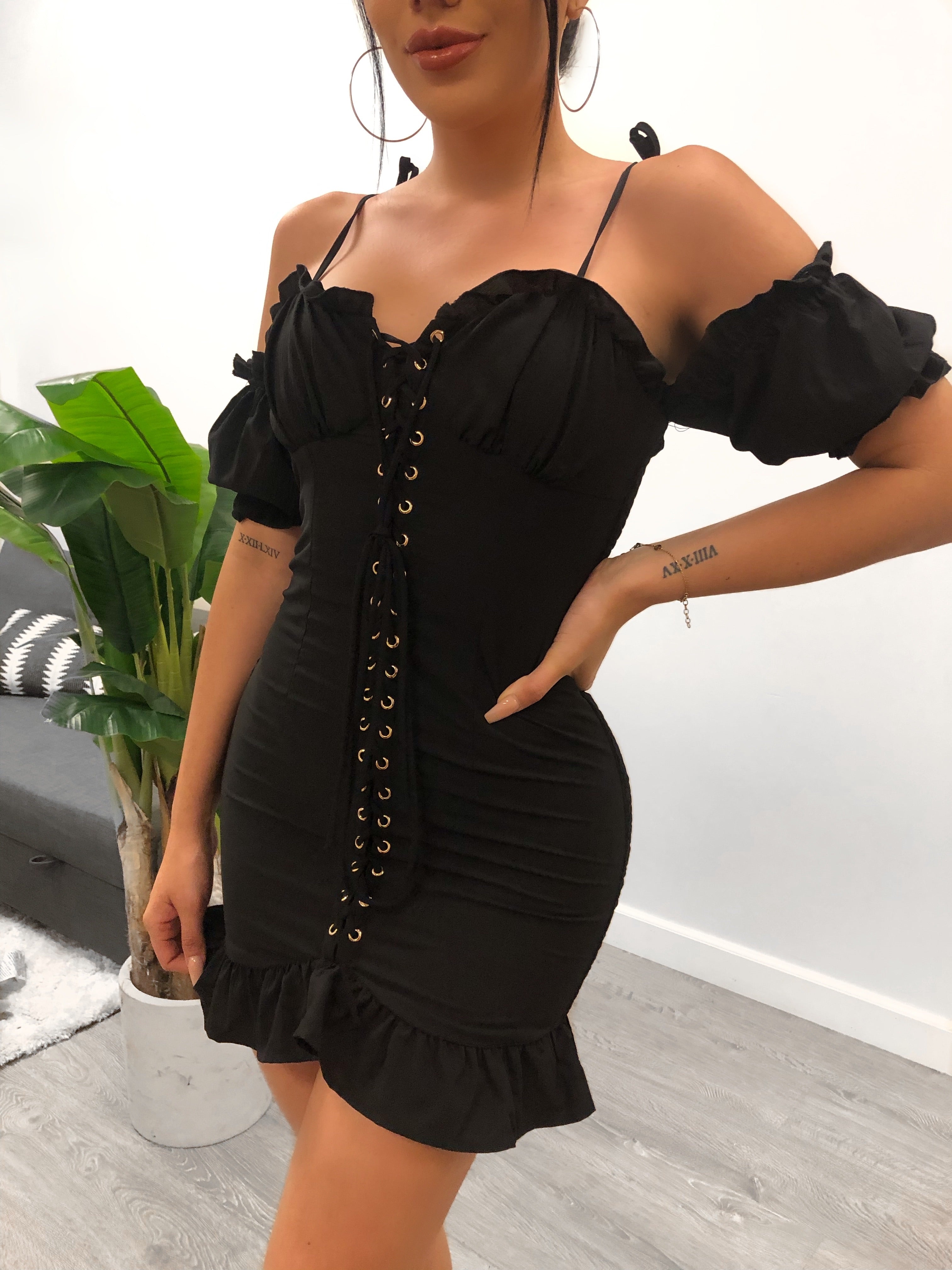 black mid thigh dress