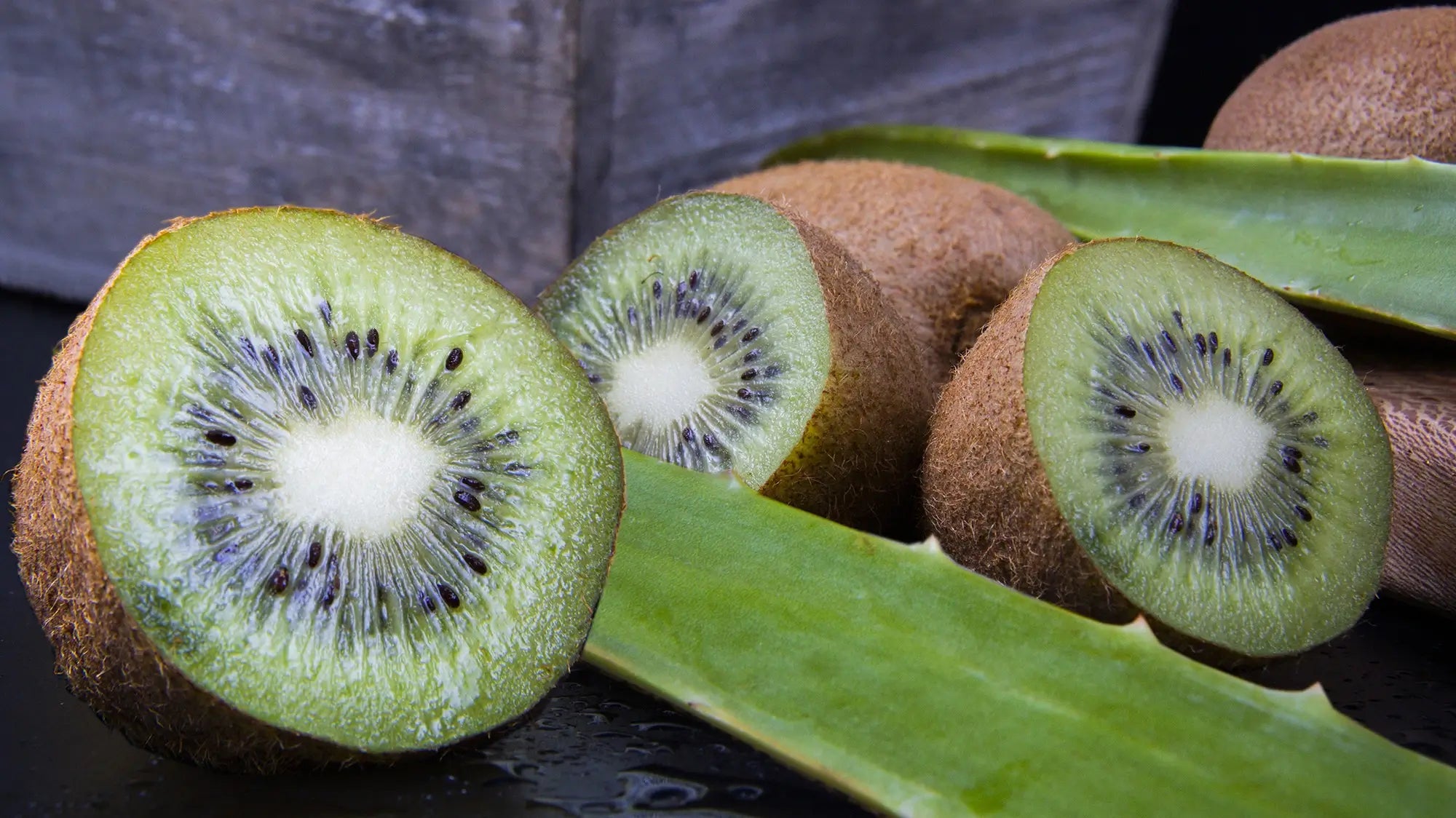 kiwi and aloe vera for healthy skin