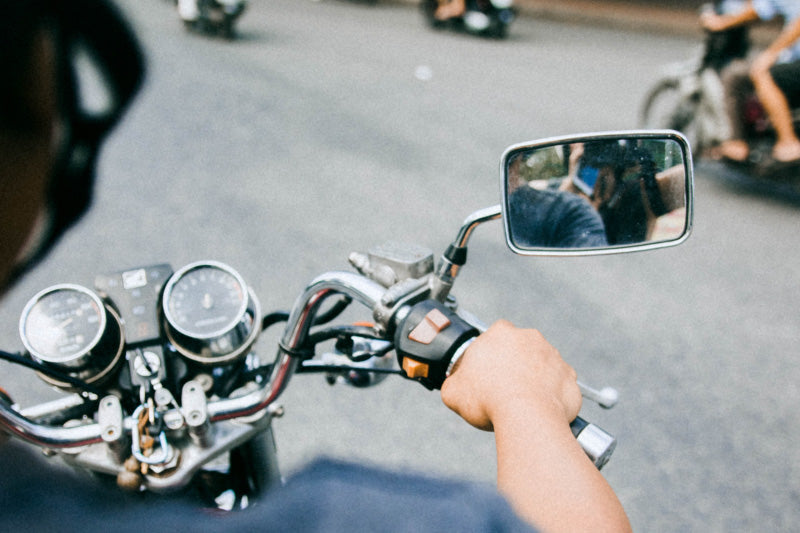 ustawienie lusterek w motocyklu jest bardzo ważne
