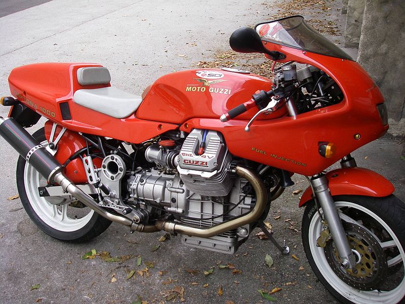 motocykl daytona czerwona