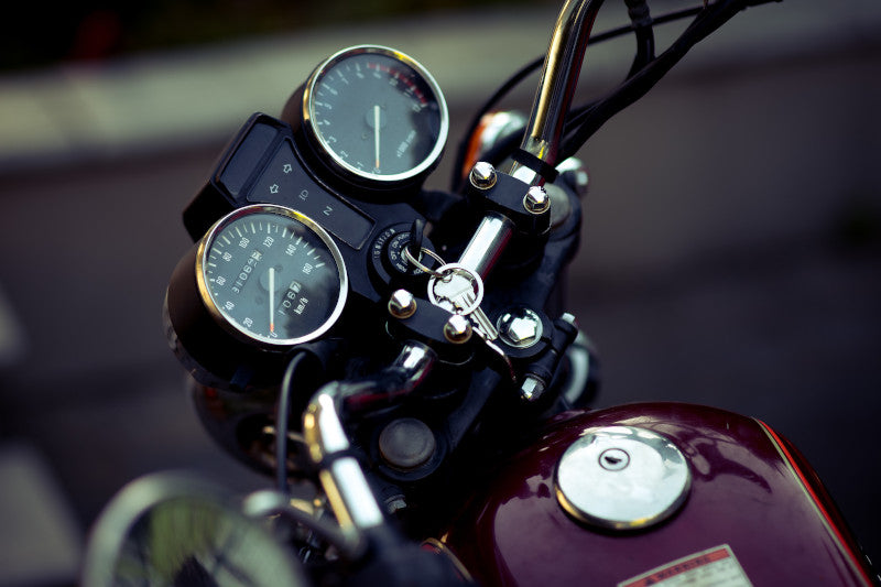 prędkościomierz i obrotomierz w motocyklu pomocne przy zmianie biegów