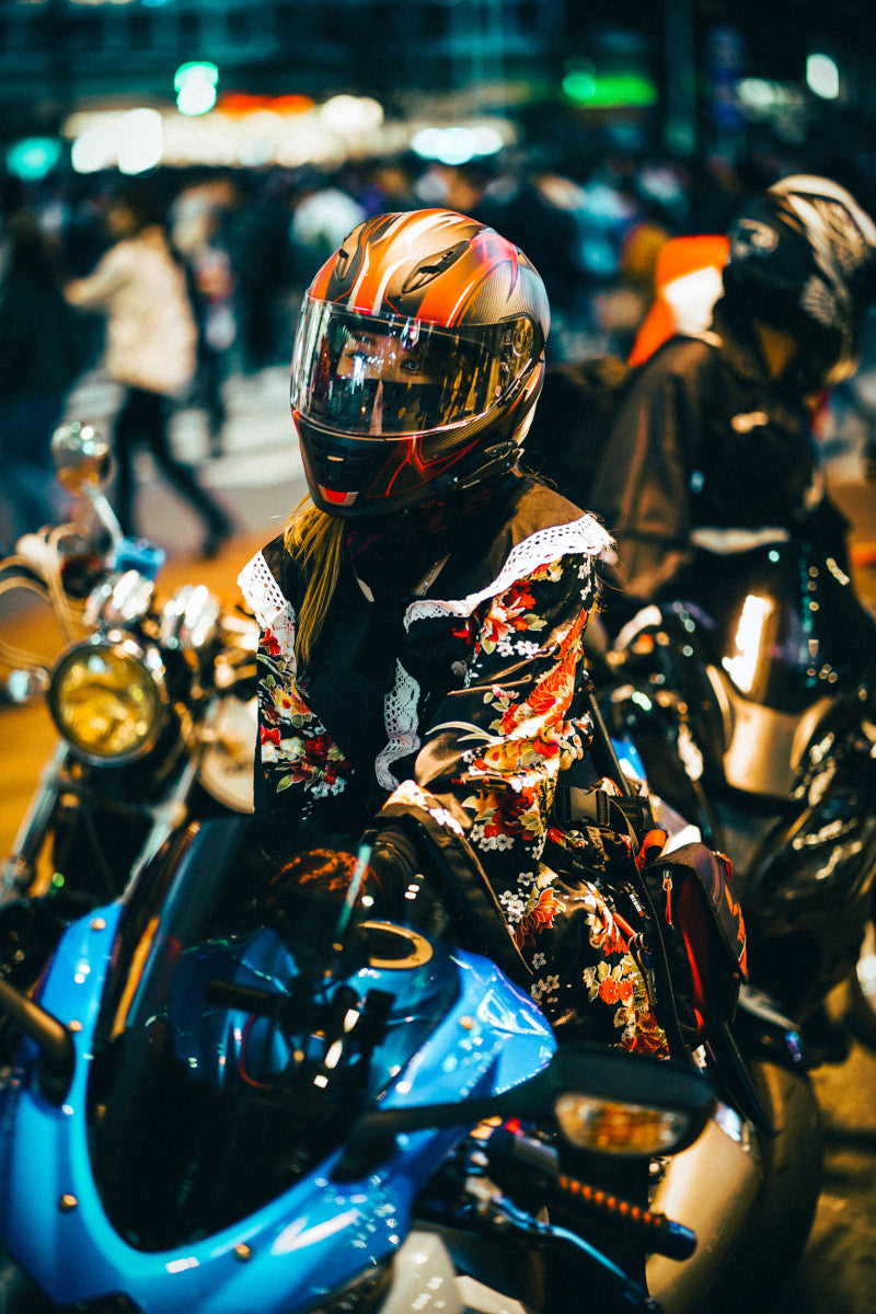 japonka na motocyklu