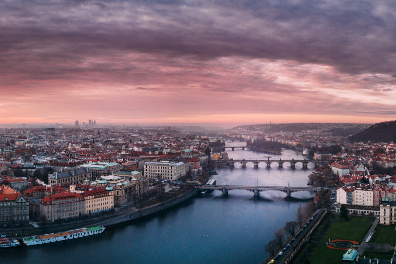 piękny widok na pragę z powietrza