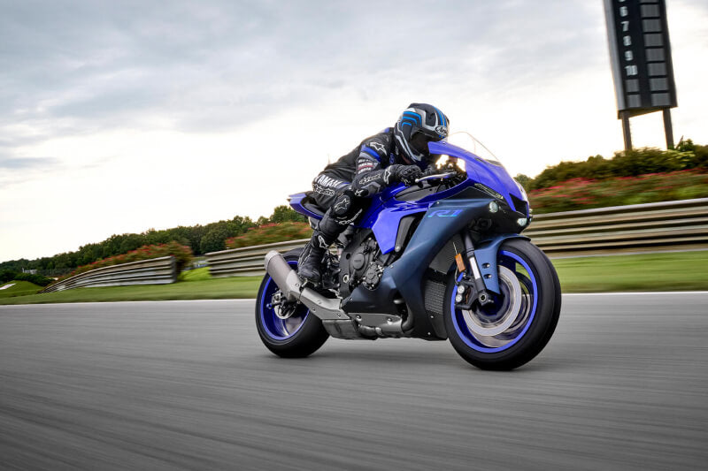 Yamaha R7