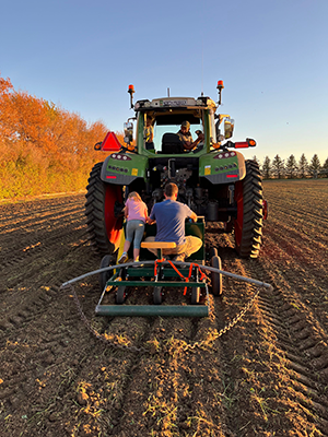 A family garlic farm