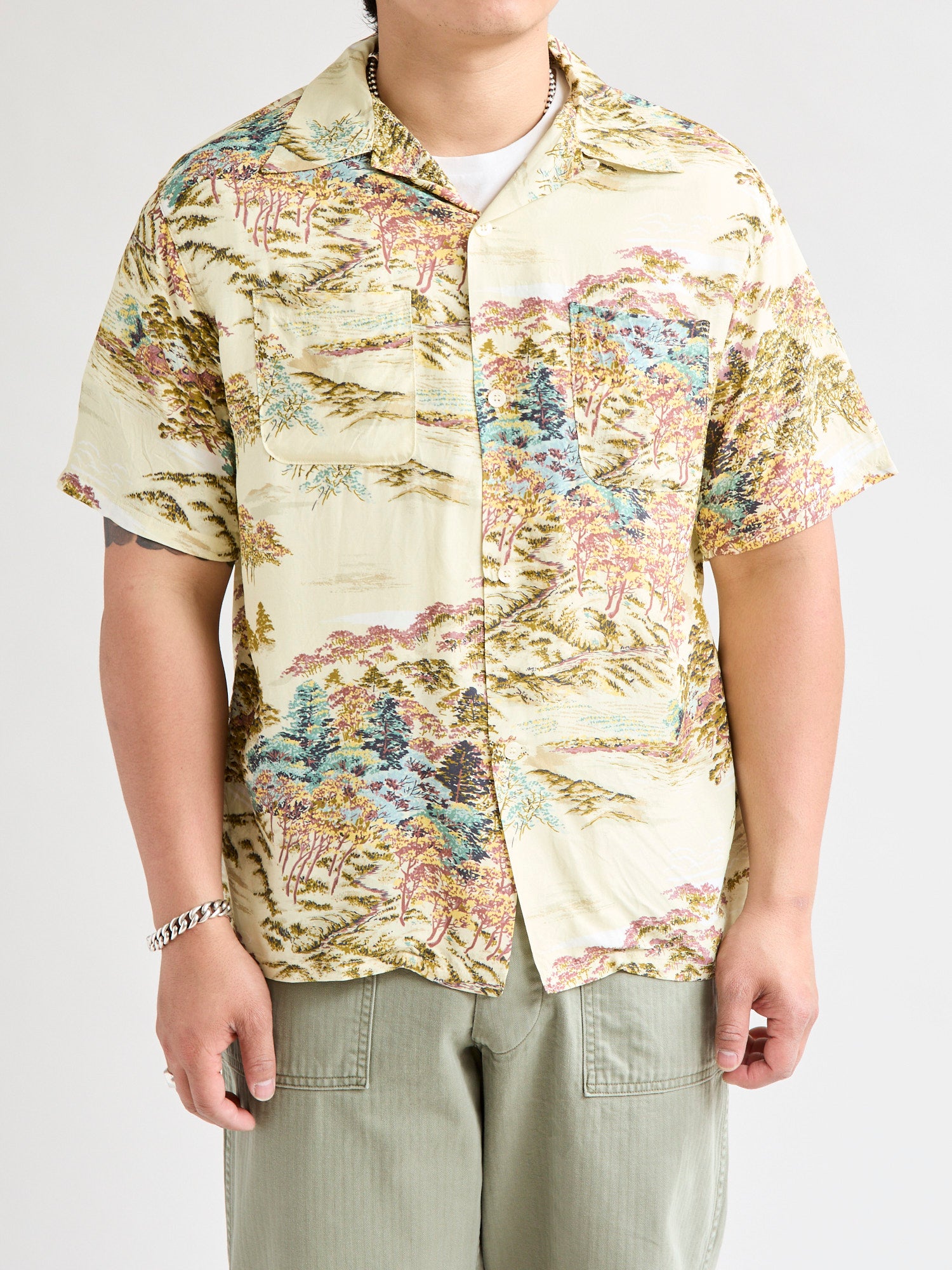 Hawaiian Vacation Shirt in Yellow Foliage