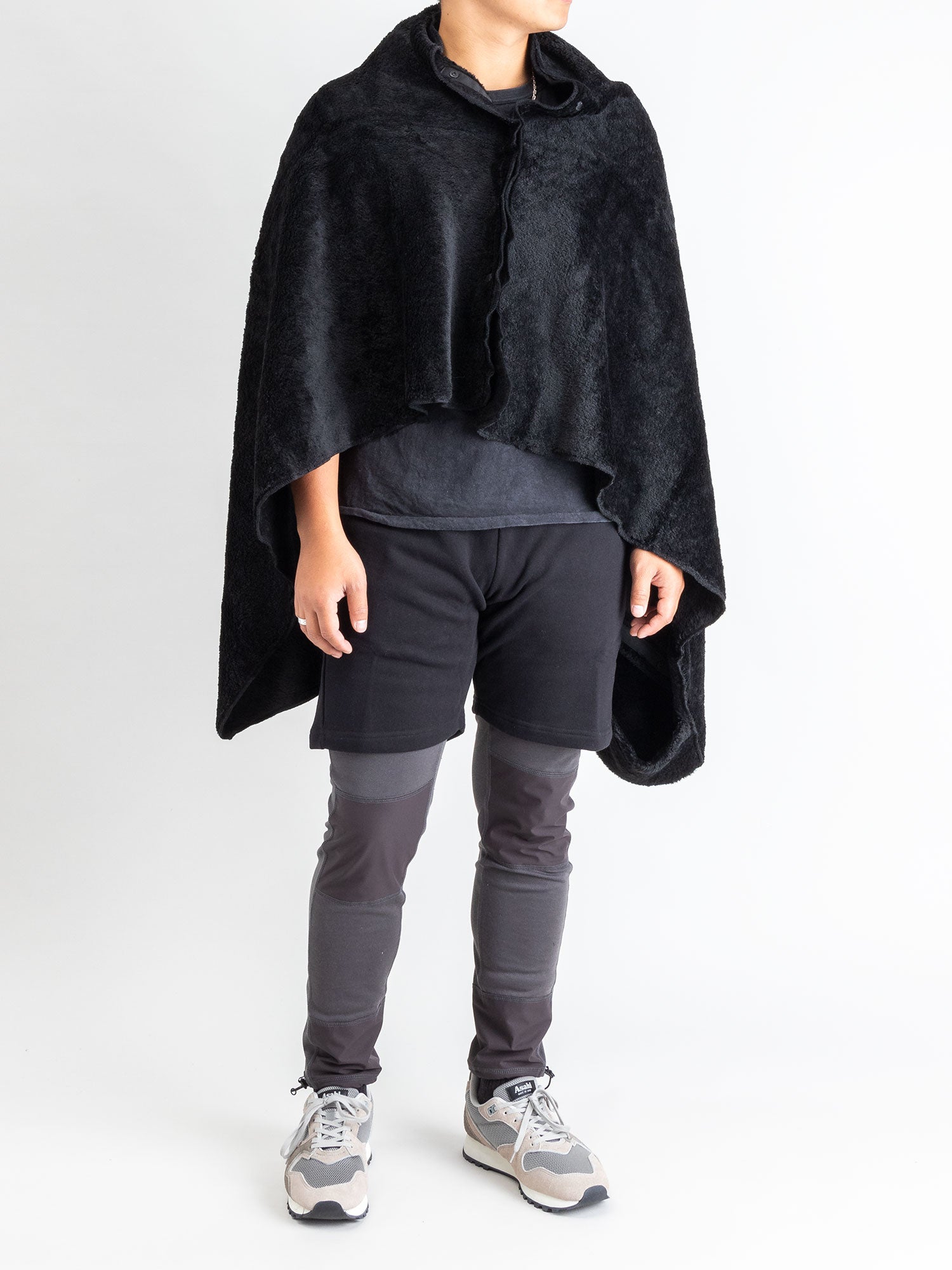 High Loft Wearable Blanket in Black