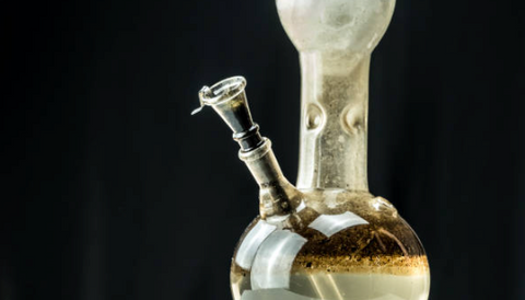 why you should be cleaning your bong