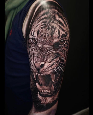 Chrissy lee tiger tattoo