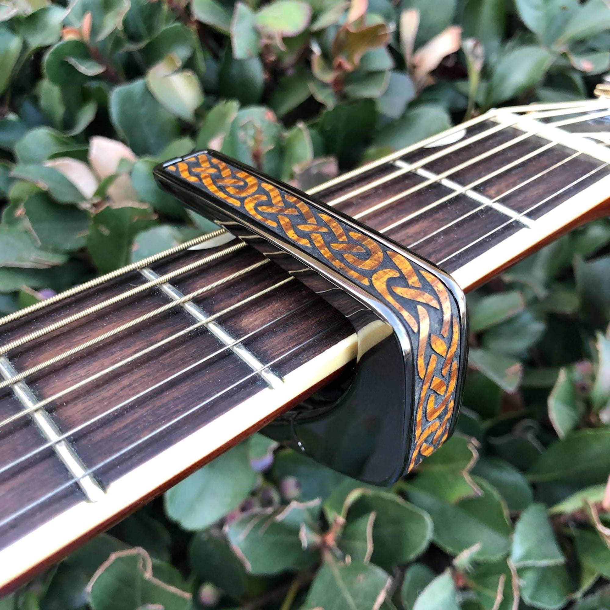 Thalia Capos Gibson License Model Flat Crown Black Ebony