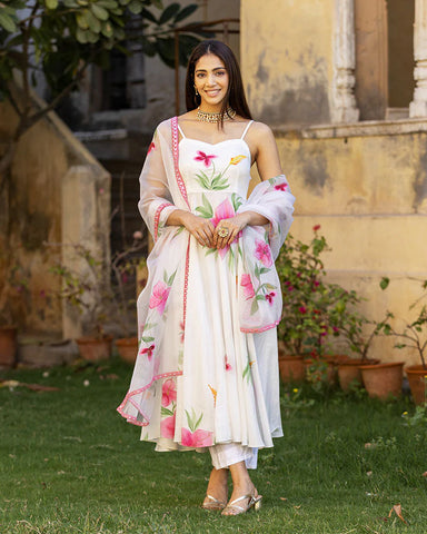 Chic Nirvi suit set with handpainted designs