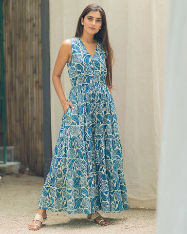 Fashionable jumpsuit in indigo rose with tiered design