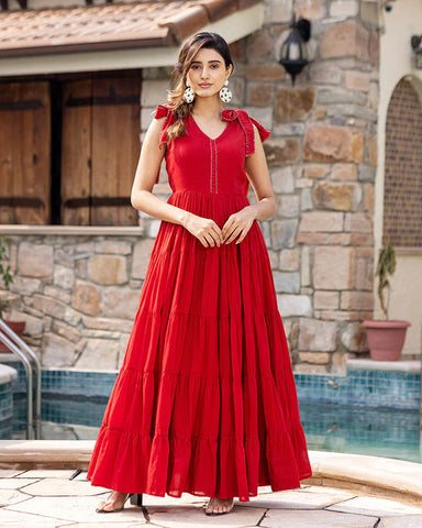 Modern maxi dress in a vibrant ruby color for a trendy ensemble