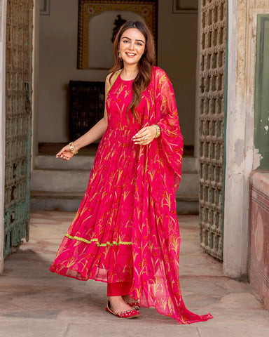 Stylish pink handblock sleeveless suit set with a blend of tradition and modernity