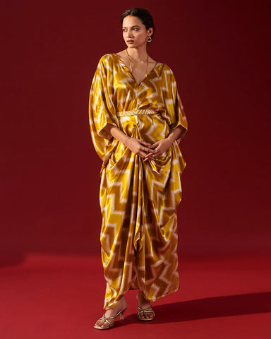 Trendy mustard kaftan showcasing blurred chevron patterns, adding a touch of sophistication to your outfit