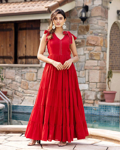 Trendy red maxi dress for a fashionable and eye-catching ensemble