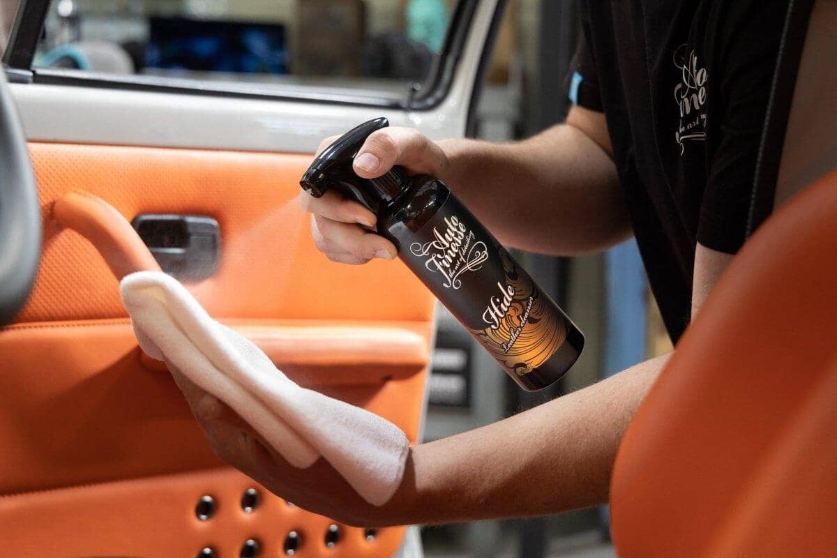 RIOUSERY Car Leather Cleaner and Conditioner kit, 2 X 10 Oz Car Leather  Seat Cleaner and Conditioner, Car Cleaner Interior Car Cleaner kit, PH  Balanced Leather Cleaner for Couch, Handbags, Shoes, Leather