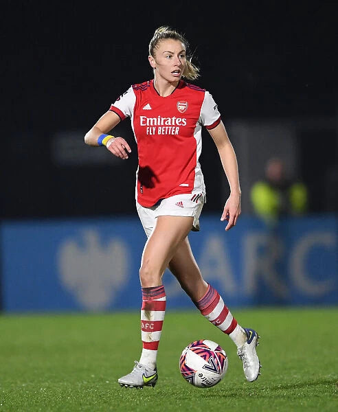 arsenals-leah-williamson wears wrist bands