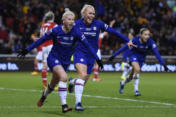 beth england and emma hayes won-conti_cup