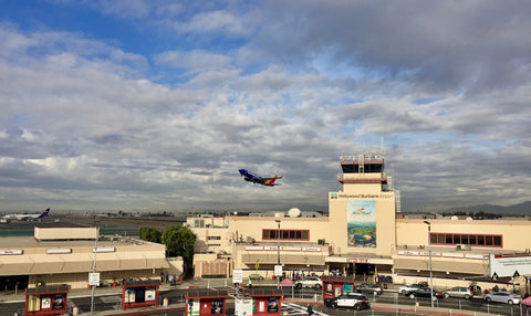 Burbank Airport — Plane takeoff