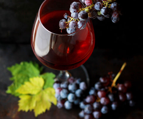 食卓での漆器の魅力と、ワインが食事を豊かにするポイント