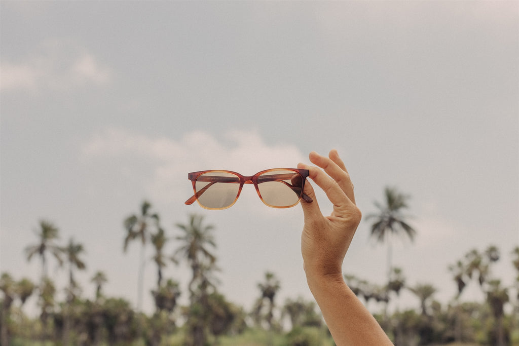 how to clean sunglasses - ventana lifestyle
