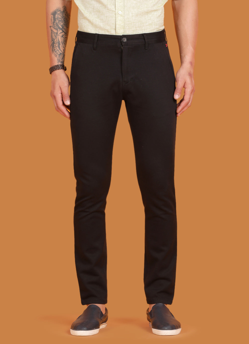 Buy Men Black Slim Fit Solid Casual Trousers Online - 749771