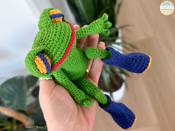 Tiny Little Frog in My Hand - Crochet Amigurumi