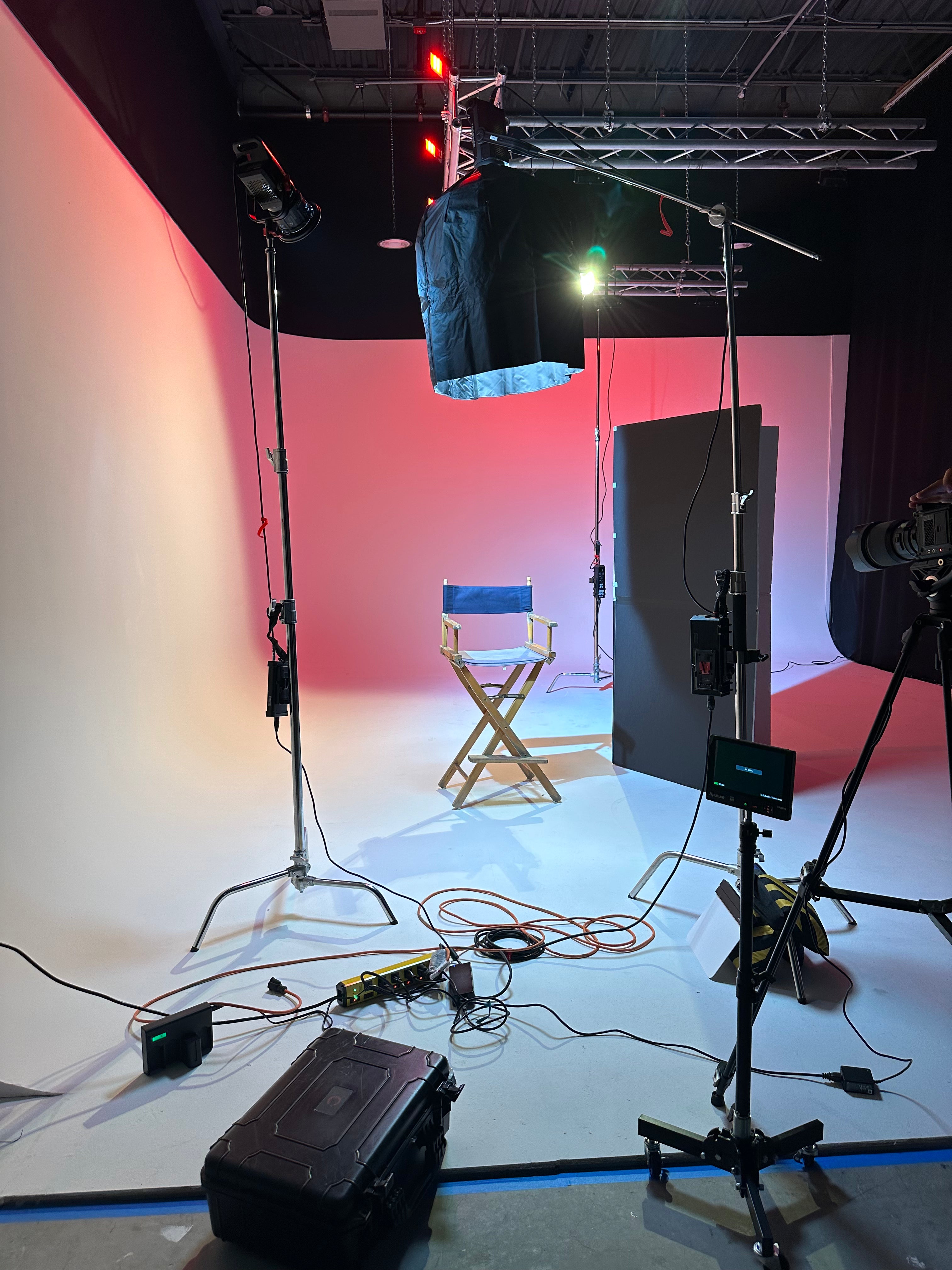 Visual Vibes Studio cover image