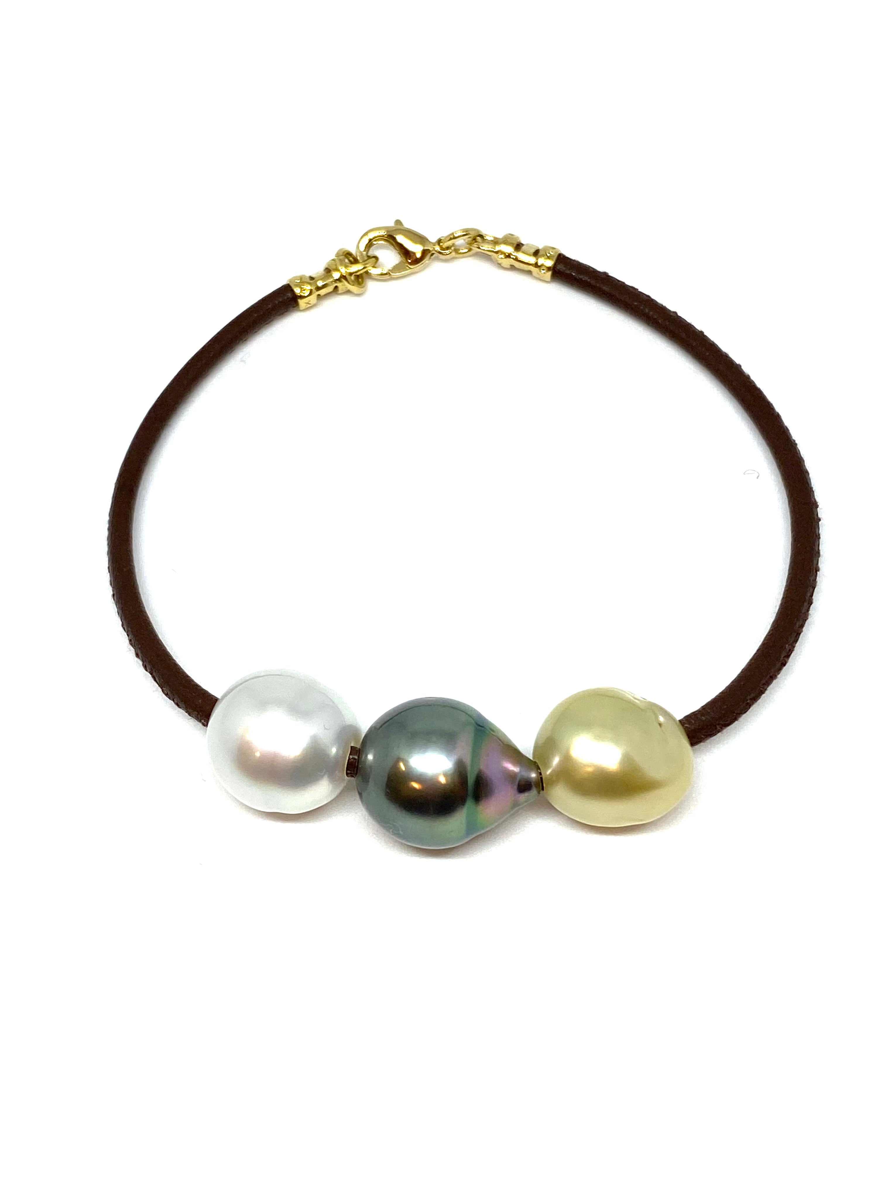 Perle by Lola Triple Pearl Bracelette on Leather