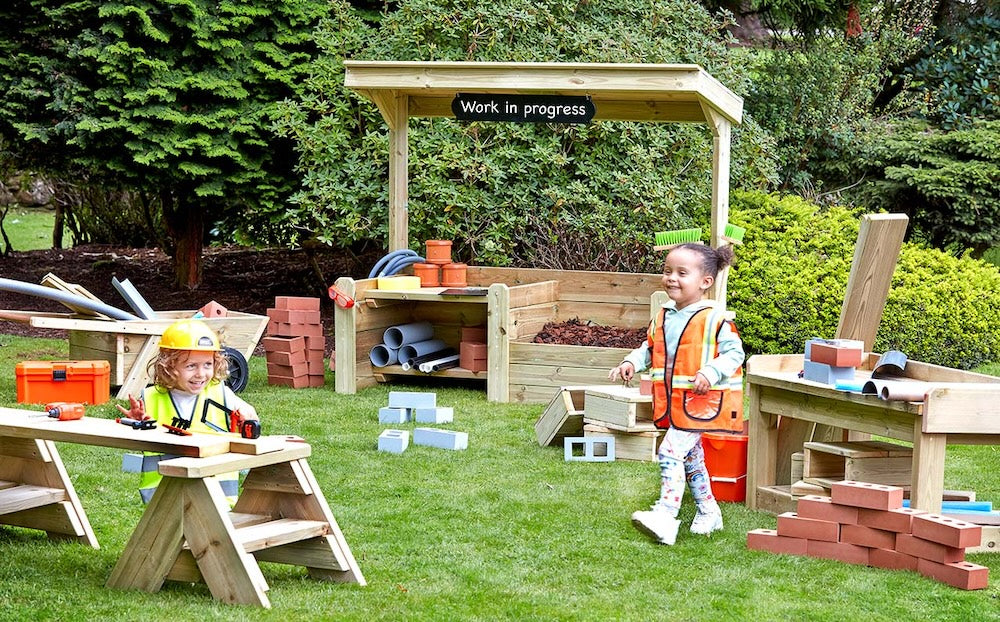 Outdoor Furniture & Play